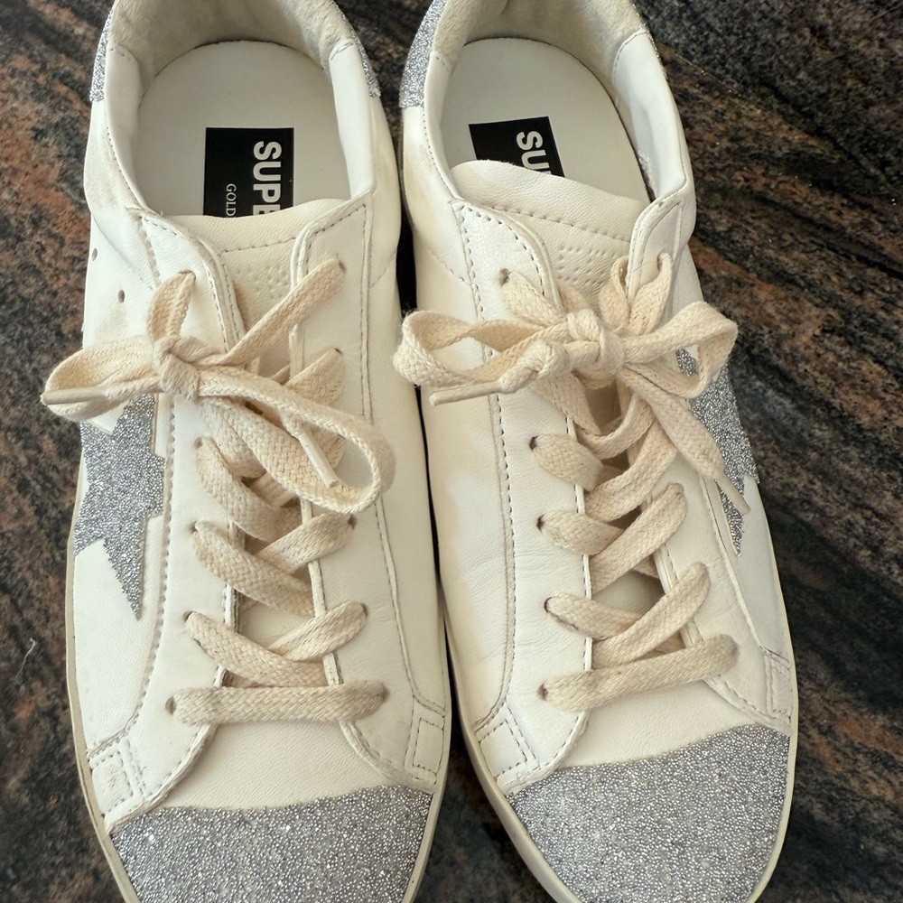 New! Golden Goose Super Star Classic with spur
Size 39 IT (8.5 US) - Picture 3 of 9